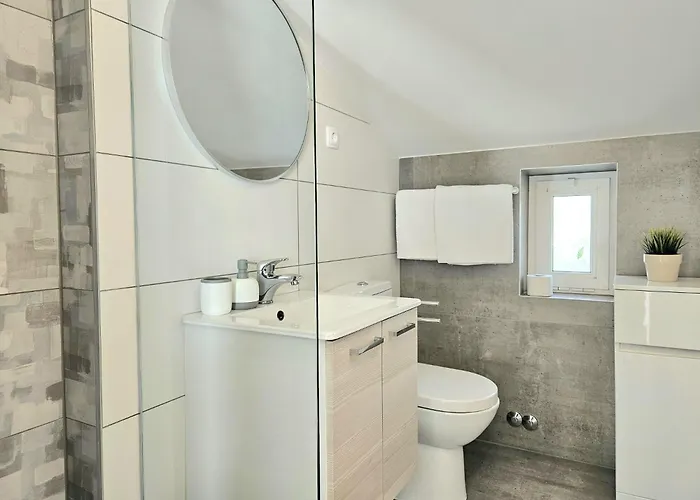 Lovely Sea View House 2 In Island Krk Apartamento Malinska